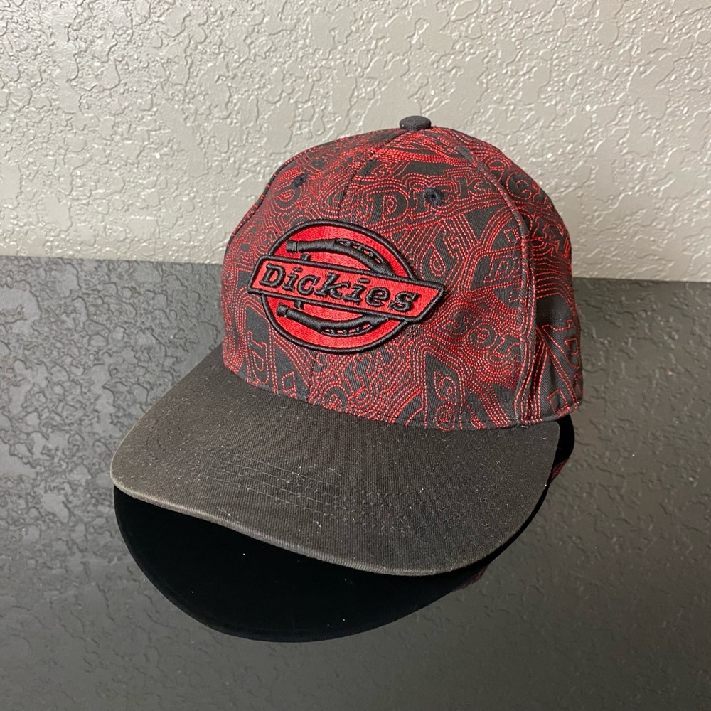 Dickies Manufacturing Co. Hat Cap All Over Print AOP Fitted Sz M Black & Red
